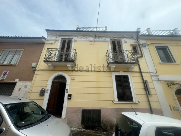 casa indipendente in vendita a Sulmona
