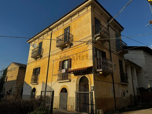 casa indipendente in vendita a Sulmona