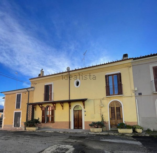 casa semindipendente in vendita a Sulmona