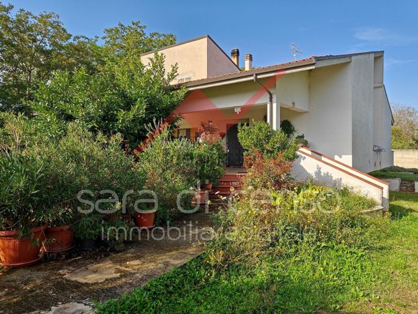 casa indipendente in vendita a Sulmona