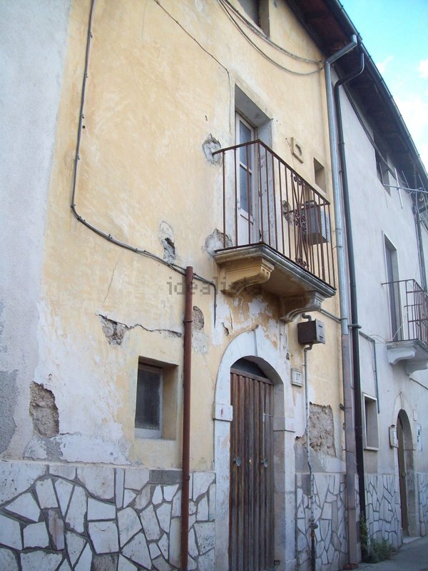 casa indipendente in vendita a Sulmona