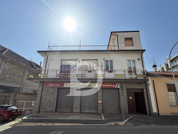 casa indipendente in vendita a Sulmona