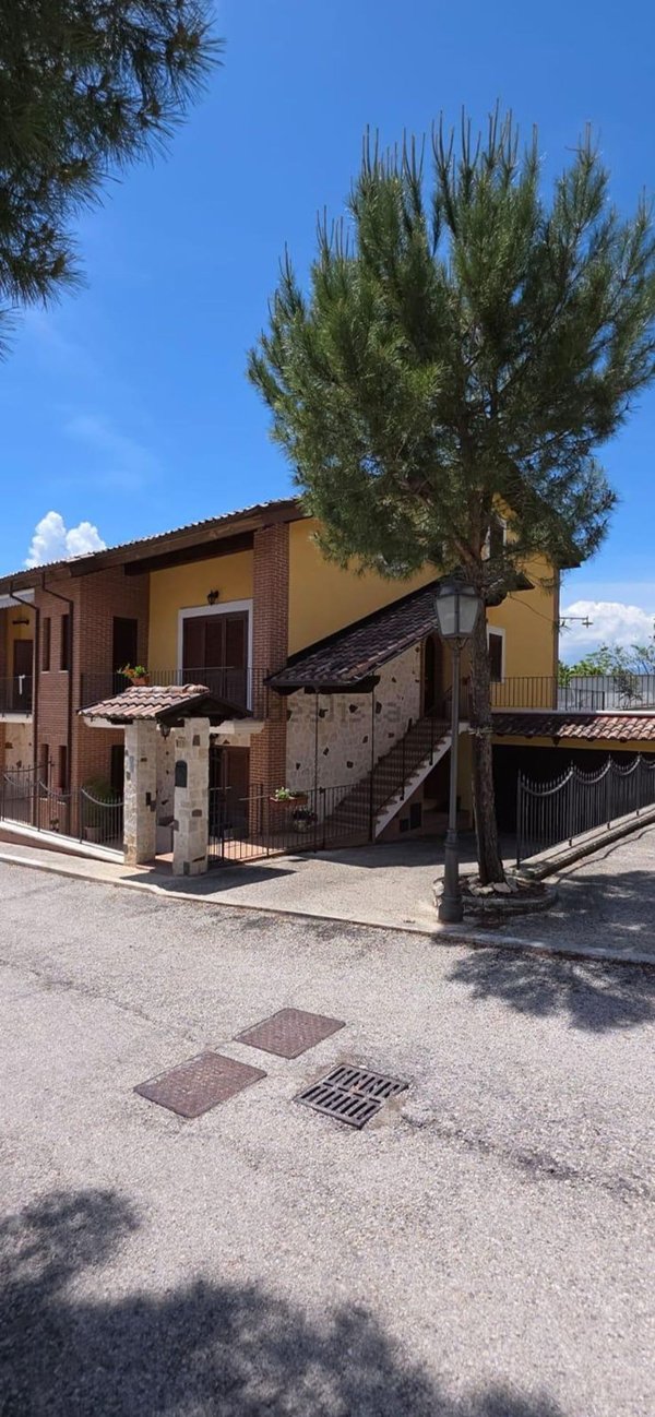 casa indipendente in vendita a Sulmona