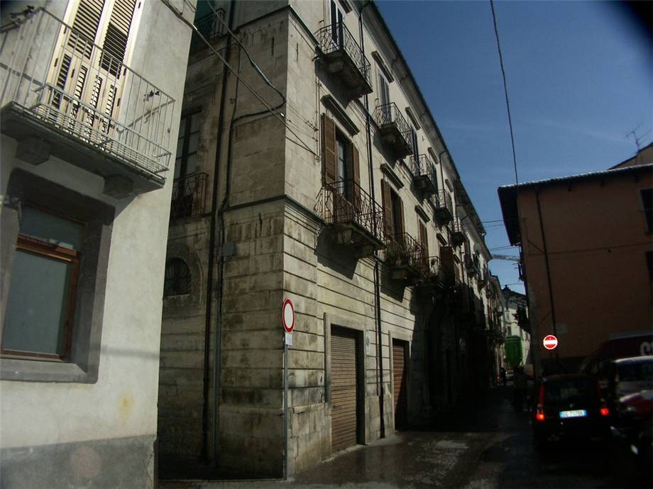 intera palazzina in vendita a Sulmona