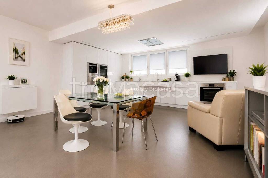 casa indipendente in vendita a Sulmona