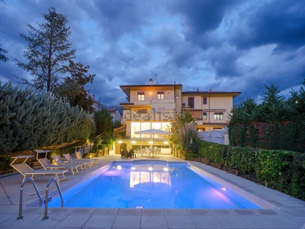 casa indipendente in vendita a Sulmona in zona Arabona