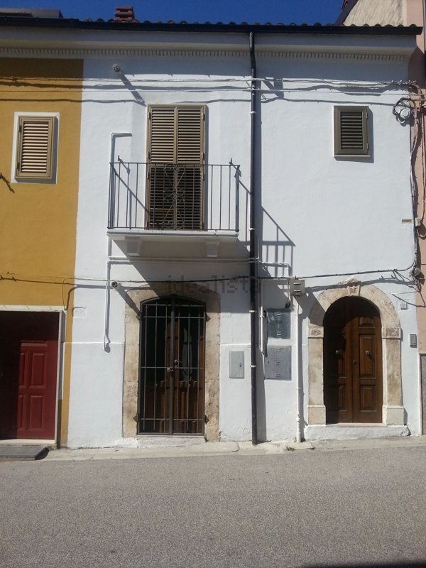 esavano in vendita a Sulmona in zona Badia/Bagnaturo