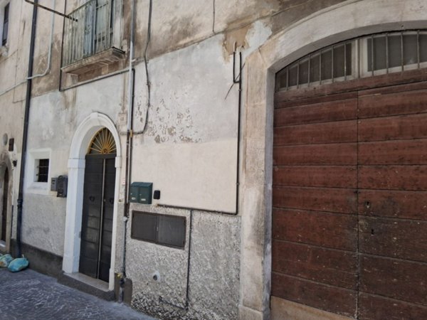 casa indipendente in vendita a Sulmona