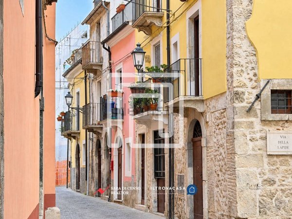 casa indipendente in vendita a Sulmona in zona Arabona