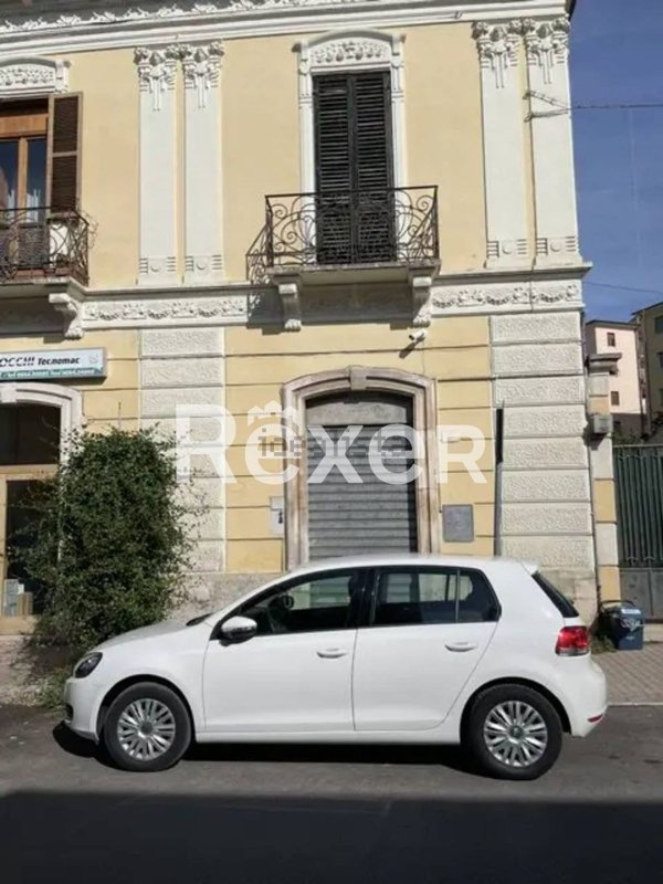 locale commerciale in vendita a Sulmona in zona Arabona
