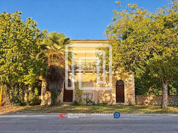 casa indipendente in vendita a Sulmona in zona Arabona