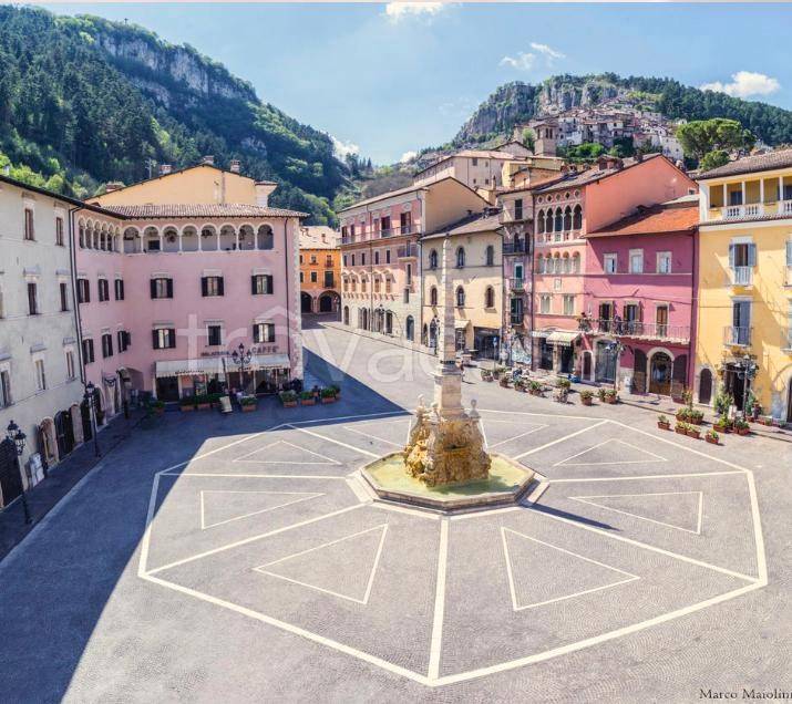 casa indipendente in vendita a Tagliacozzo
