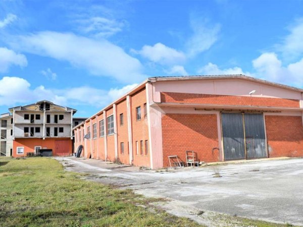 locale commerciale in vendita a Tagliacozzo