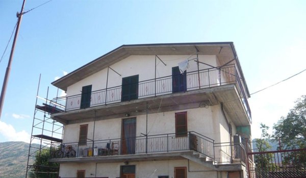 appartamento in vendita a Tagliacozzo in zona Sfratati