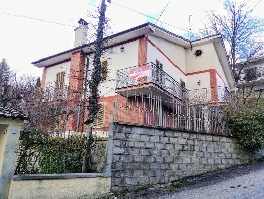 casa indipendente in vendita a Tagliacozzo