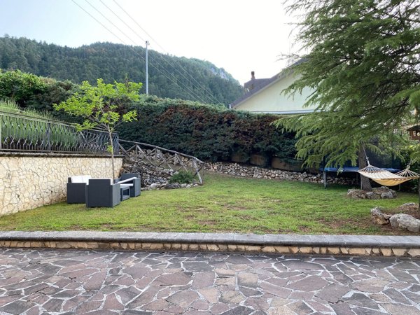 esavano in vendita a Tagliacozzo