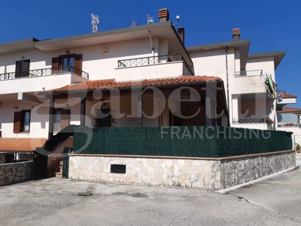 casa indipendente in vendita a Tagliacozzo in zona Villa San Sebastiano