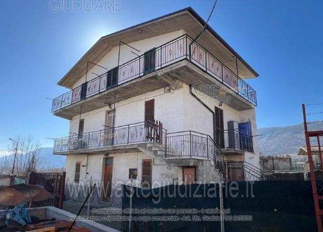 appartamento in vendita a Tagliacozzo in zona Sfratati