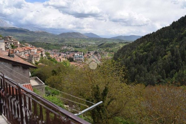 casa indipendente in vendita a Tagliacozzo