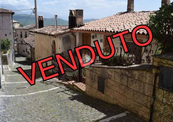 casa indipendente in vendita a Tagliacozzo