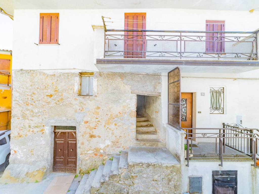 appartamento in vendita a Tagliacozzo in zona Colle San Giacomo