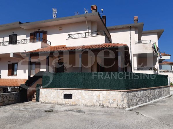 casa indipendente in vendita a Tagliacozzo