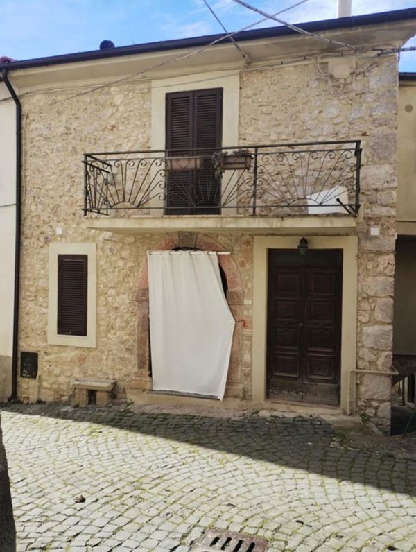 appartamento in vendita a Tagliacozzo in zona Sorbo