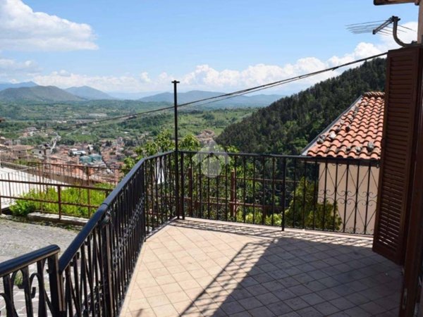 casa indipendente in vendita a Tagliacozzo