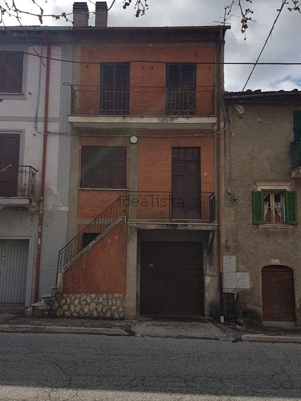 appartamento in vendita a Tagliacozzo in zona Villa San Sebastiano
