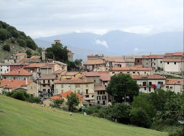 appartamento in vendita a Tagliacozzo in zona Roccacerro