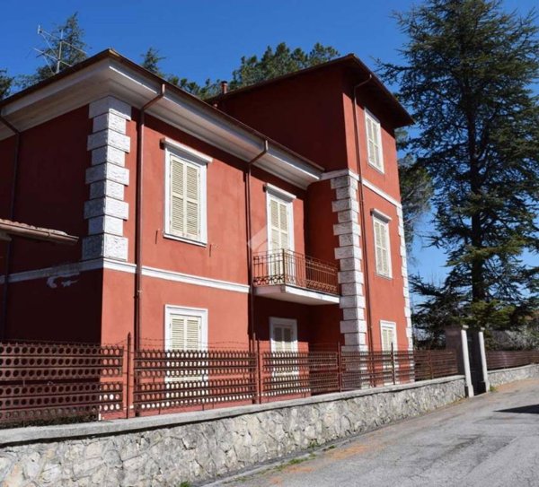 casa indipendente in vendita a Tagliacozzo