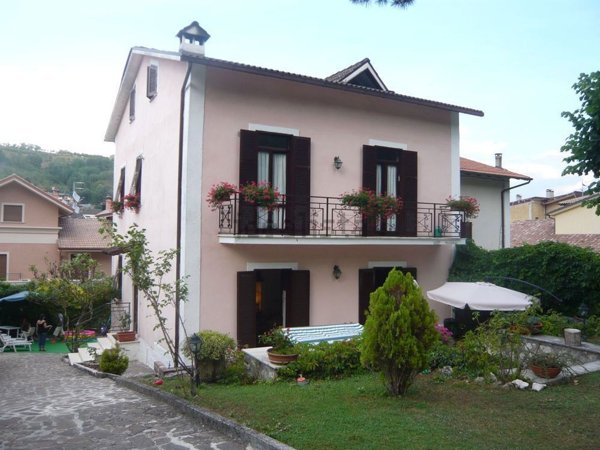 casa indipendente in vendita a Tagliacozzo