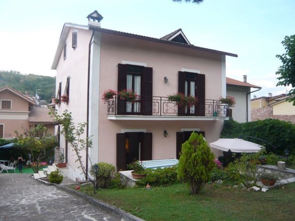 casa indipendente in vendita a Tagliacozzo