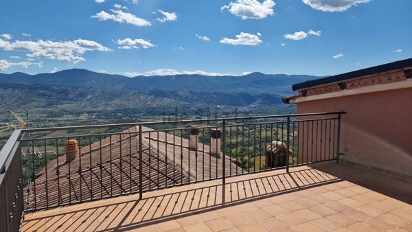 casa indipendente in vendita a Tagliacozzo