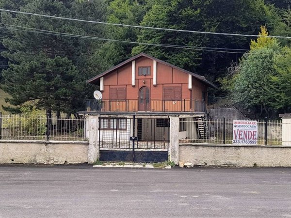 casa indipendente in vendita a Tagliacozzo