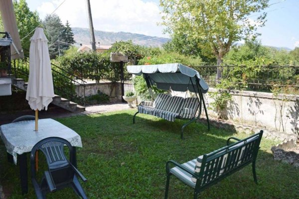 casa indipendente in vendita a Tagliacozzo in zona Villa San Sebastiano