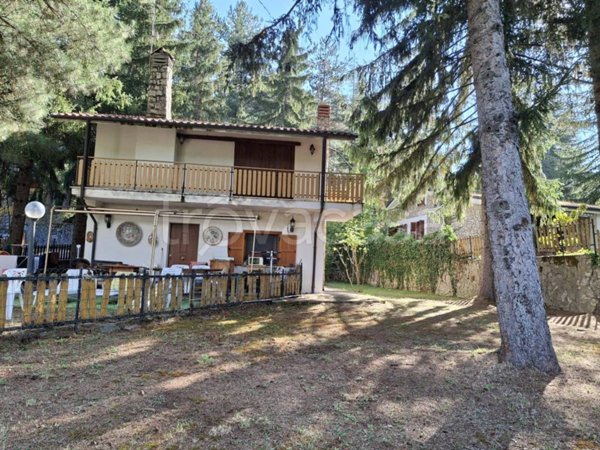 casa indipendente in vendita a Tagliacozzo