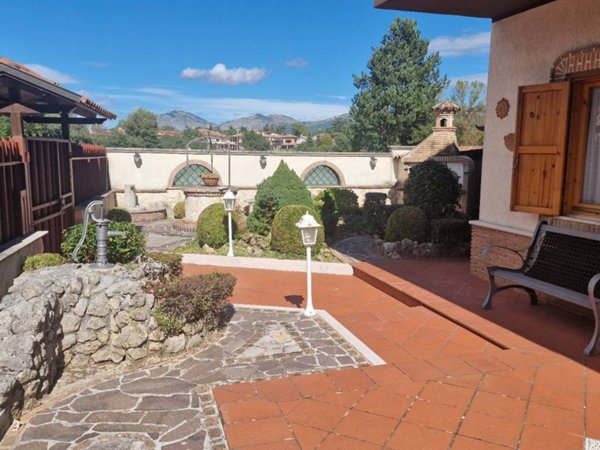 casa indipendente in vendita a Tagliacozzo in zona Villa San Sebastiano