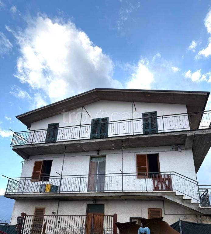 appartamento in vendita a Tagliacozzo in zona Sfratati