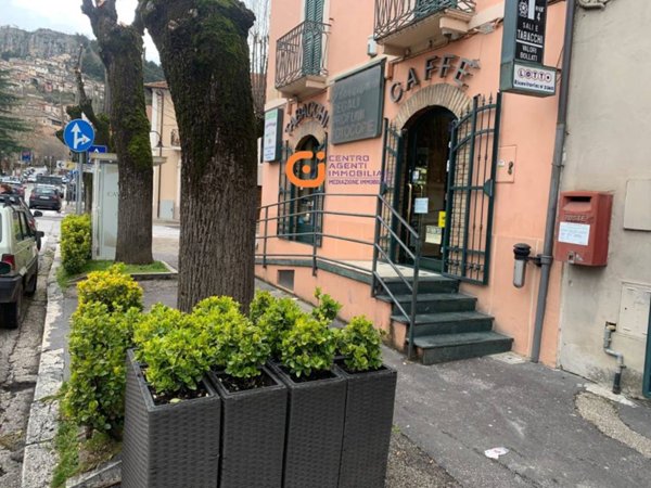 negozio in vendita a Tagliacozzo in zona Oriente