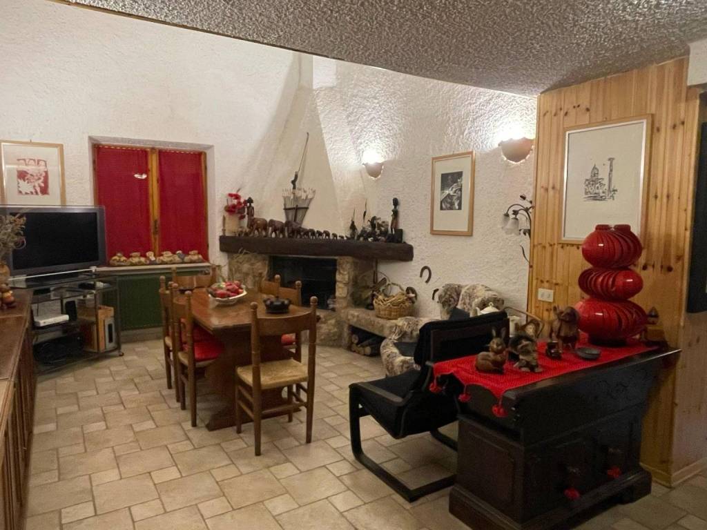 appartamento in vendita a Tagliacozzo in zona Roccacerro