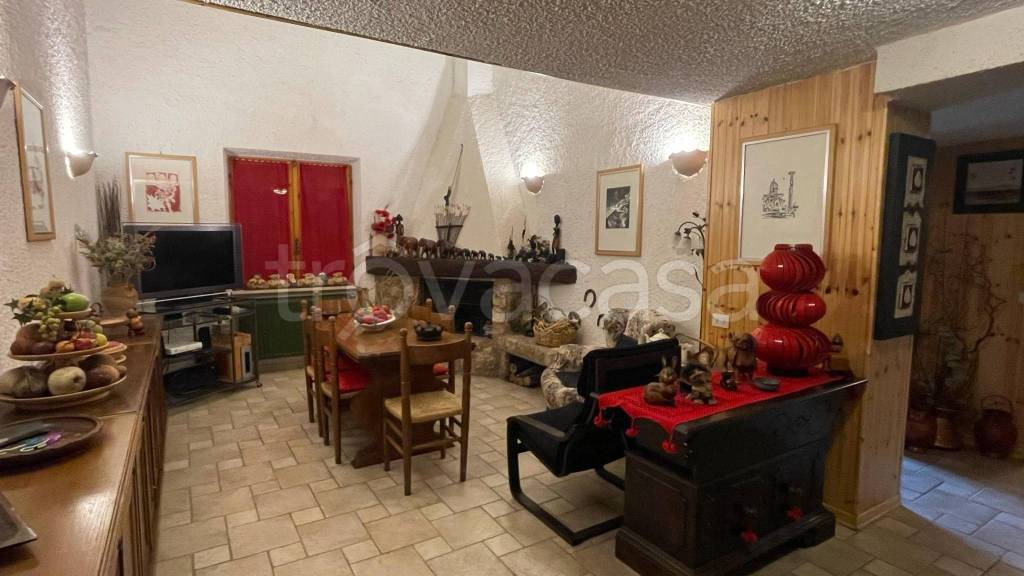 appartamento in vendita a Tagliacozzo in zona Roccacerro