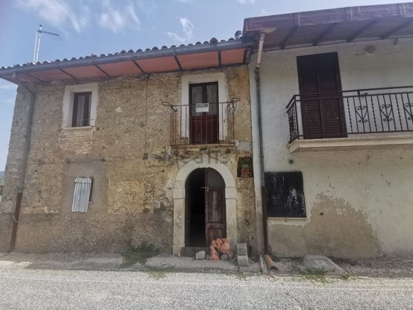 casa indipendente in vendita a Tagliacozzo