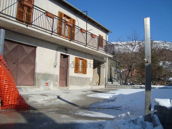 casa indipendente in vendita a Tagliacozzo in zona San Donato di Tagliacozzo