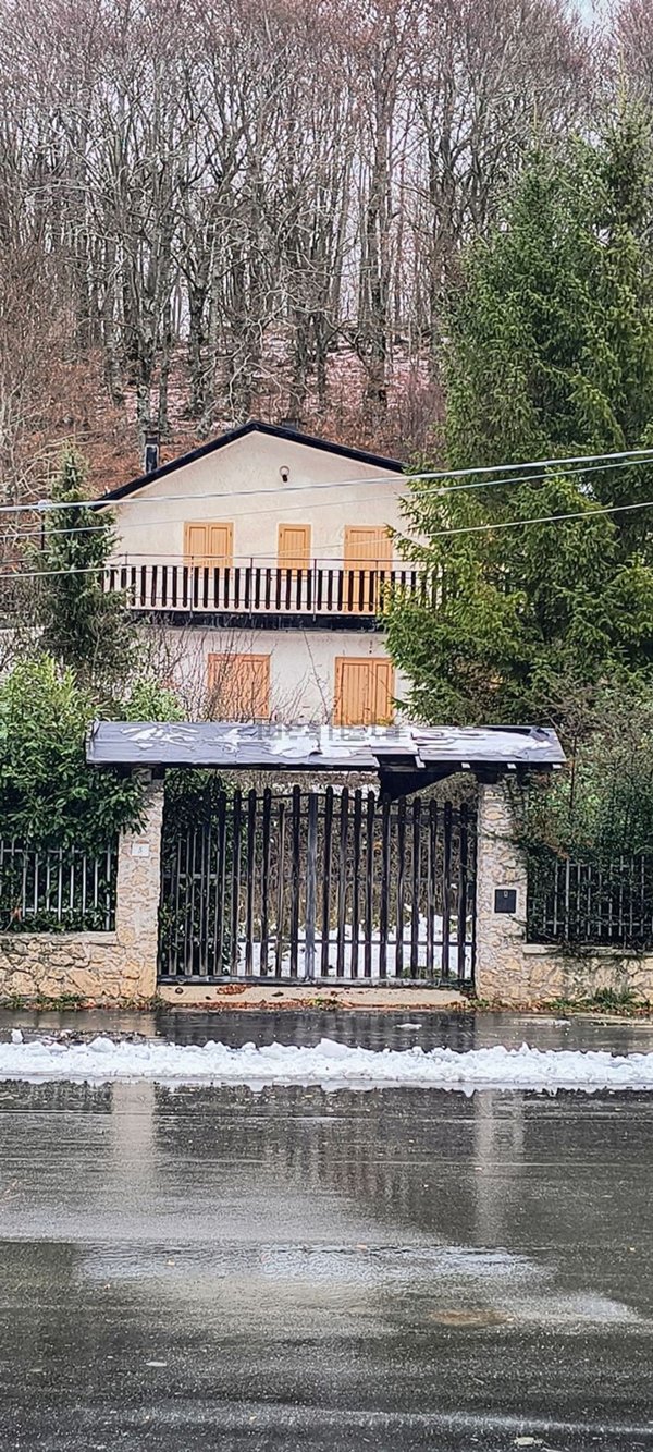 casa indipendente in vendita a Tagliacozzo