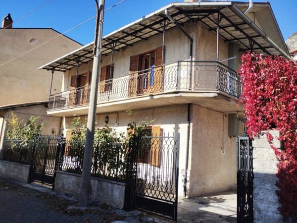 casa indipendente in vendita a Tagliacozzo in zona San Donato di Tagliacozzo