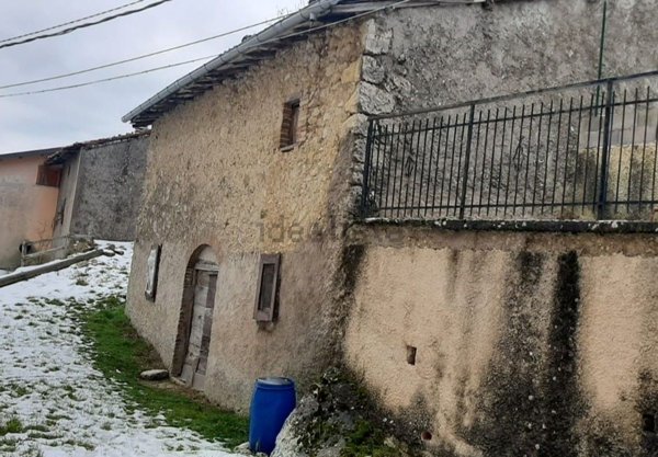 appartamento in vendita a Tagliacozzo in zona Roccacerro