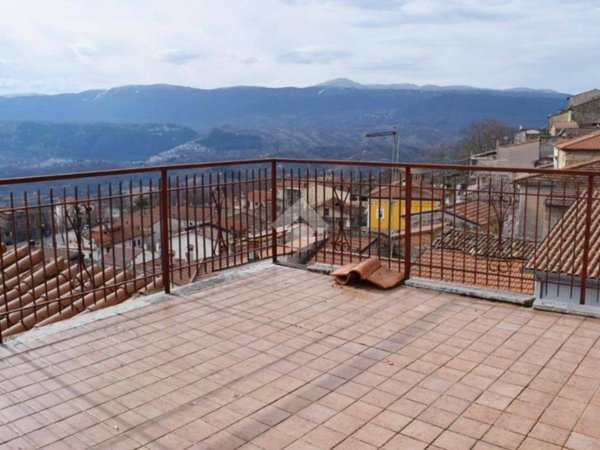 casa indipendente in vendita a Tagliacozzo