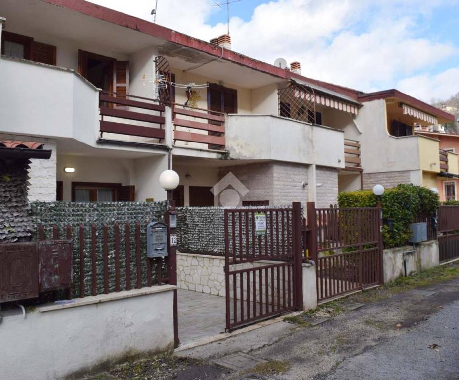 casa indipendente in vendita a Tagliacozzo