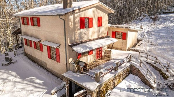 casa indipendente in vendita a Tagliacozzo